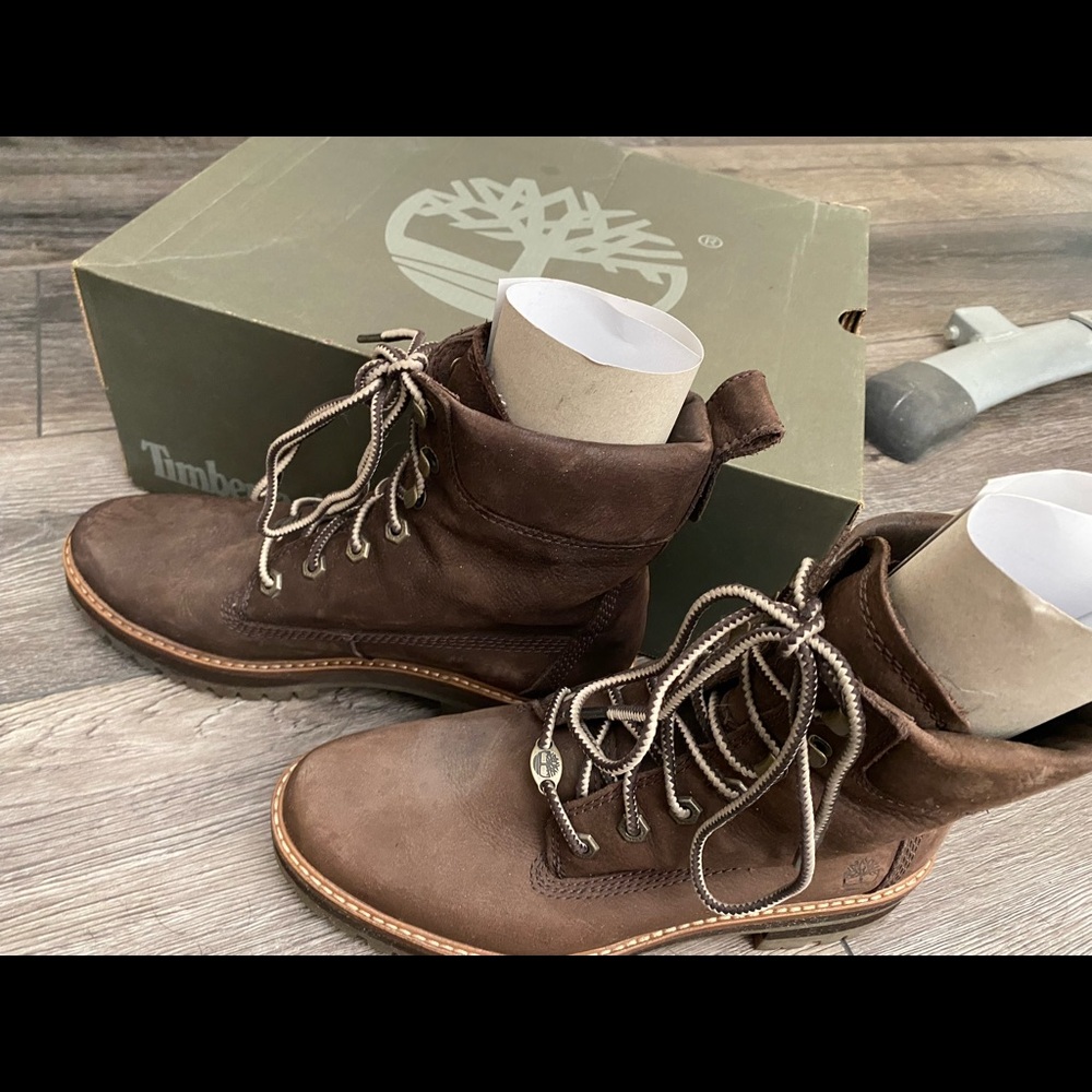 Gently used Timberline boots. Smoke free household. Size 8.5 woman’s
